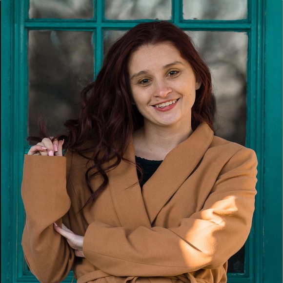 Meet your Posher, Kelsey - Picture 1 of 1